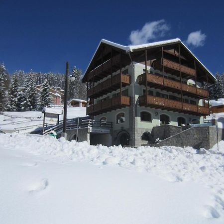 Rta Torre Del Brenta Aparthotel มาดอนนาดีกัมปิโญ ภายนอก รูปภาพ